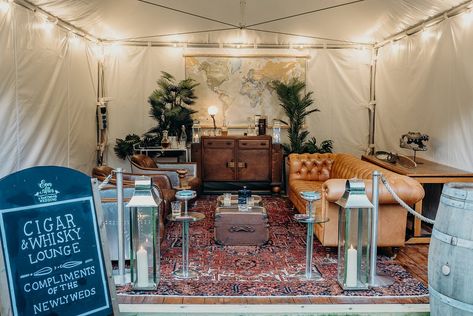 Fancy a gin or whiskey pop up lounge at your wedding? - WeddingPlanner.co.uk Whiskey Bar Wedding Ideas, Diy Whiskey Bar, Whiskey Station, Whiskey Bar Wedding, Pop Up Ideas, 44 Birthday, Zigarren Lounges, Uk Wedding Venues, Trend Prediction