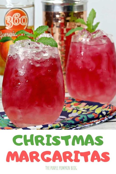 Margarita Christmas Drink, Grinch Margarita Recipe, Grinch Margarita, Christmas Santa Margarita, Christmas Margaritas For A Crowd, Christmas Mistletoe Margarita, Christmas Themed Drinks Cocktails, Christmas Pom Margarita, Christmas Mixed Drinks