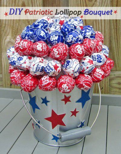 Lollipop Bouquet, 4th Of July Recipes, Lollipop Tree, July Recipes, 4th July Crafts, Independance Day, Fourth Of July Food, Fourth Of July Decor, Patriotic Crafts