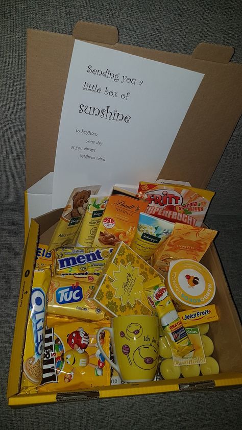 Yellow Box Gift, Sunshine Box Ideas For Guys, Color Themed Gift Baskets Yellow, Color Party Basket Ideas Yellow, Color Gift Box Ideas, Covi̇d Care Package, Sending You Sunshine, Yellow Birthday Box Ideas, Sunshine Box Ideas Care Packages