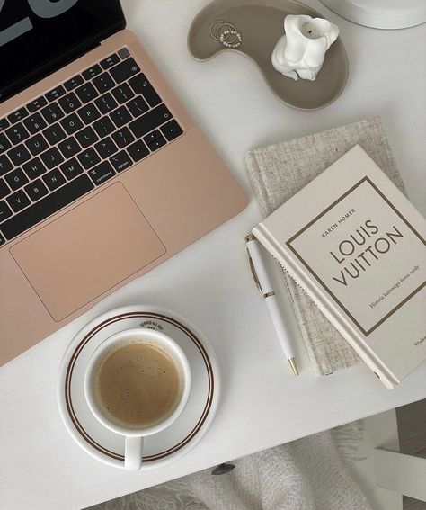 A birds eye view of a desk with two note books, a pen, a cup of coffee, and a laptop. Home Office Beige Aesthetic, Macbook Office Aesthetic, Work From Home Aesthetic Wallpaper, Macbook And Coffee Aesthetic, Macbook Rose Gold Aesthetic, Beige Business Aesthetic, Macbook Gold Aesthetic, Beige Rose Aesthetic, Rose Beige Aesthetic