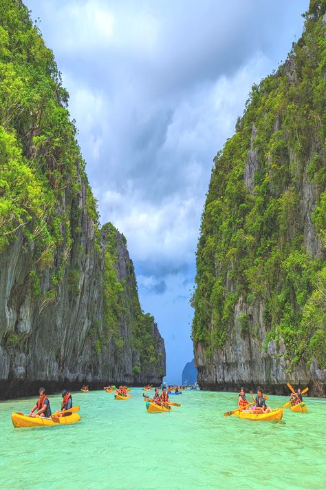 El Nido, Palawan is famous for its beaches and island hopping tours. Kayaking in the Big Lagoon offers stunning views and amazing waters. Big Lagoon El Nido Palawan, Palawan Philippines Aesthetic, Palau Aesthetic, El Nido Palawan Aesthetic, Palawan Aesthetic, Filipina Aesthetic, Manila Aesthetic Night, Manila Aesthetic, Philippines Aesthetic