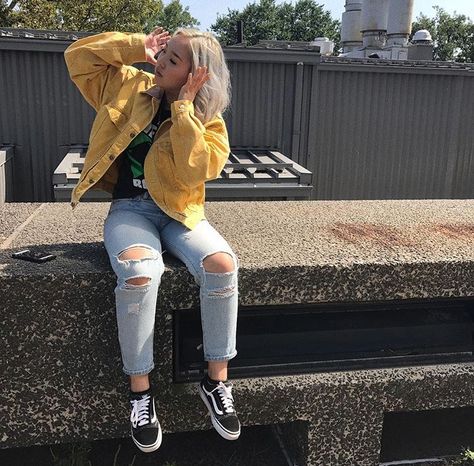 @uhmgrce Yellow Skater Outfit, 2018 Aesthetic Outfits, Yellow Jacket Aesthetic, Yellow Sweater Outfit Aesthetic, Yellow Alternative Outfit, Yellow Grunge Aesthetic Outfits, Urban Fashion Girls, Urban Fashion Photography, Fashion Streetwear