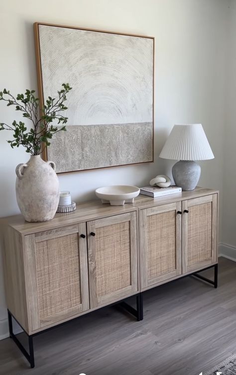 Buffet Cabinet Decor, Living Room Buffet, Cabinet Console Table, Minimalist Entryway, Credenza Decor, Rattan Cabinet, Decoration Buffet, Sideboard Styles, Cabinet Console