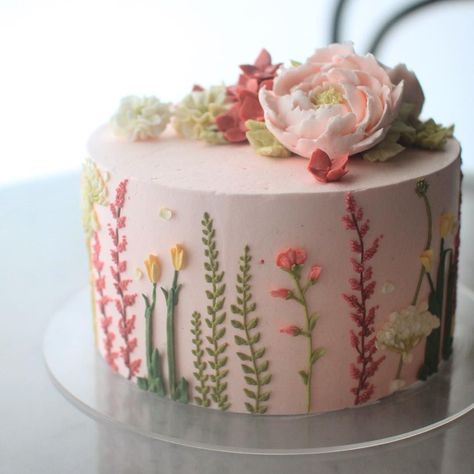 John Kanell, Gökkuşaği Pasta, Rose Strawberry, Tårta Design, Cake With Flowers, Cake Trends, Buttercream Flowers, Floral Cake, Pink Cake