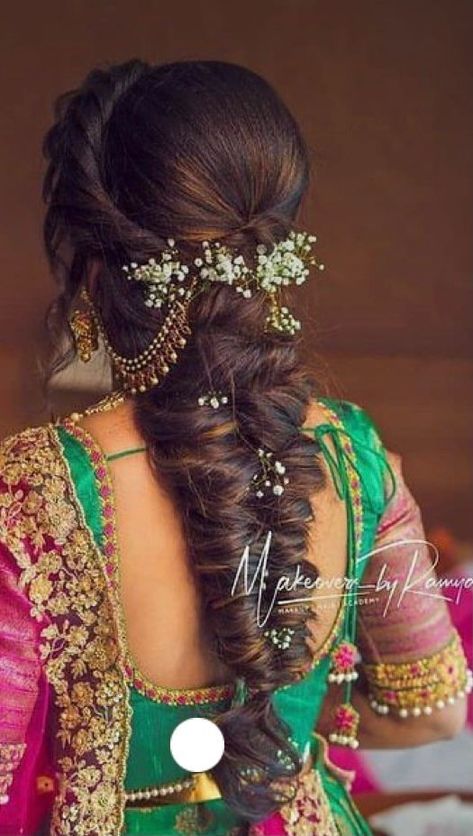 Updos Bridal, Bridal Hair Ideas, South Indian Wedding Hairstyles, Reception Hairstyles, Bridal Updos, Hair Style On Saree, Saree Hairstyles, Hair Style Vedio, Engagement Hairstyles