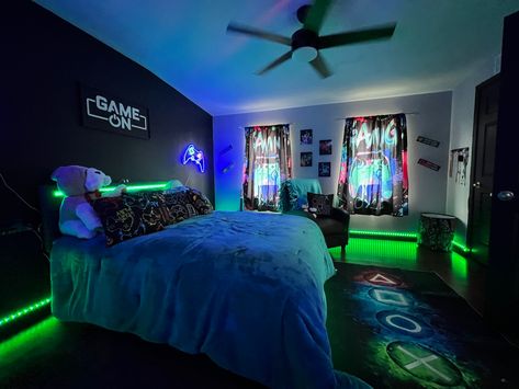 Gamer Xbox PlayStation video games led led lights boys bedroom girls bedroom game cool neon fun teenager Game Themed Boys Bedroom, Teenage Gamer Bedroom Ideas, Gaming Bedroom Theme, Diy Gamer Decor Bedroom, Gaming Bedroom Decor Ideas, Teenage Gamer Room, Fortnight Room Ideas, Boys Room Video Game Theme, Teen Gaming Room Ideas For Boys