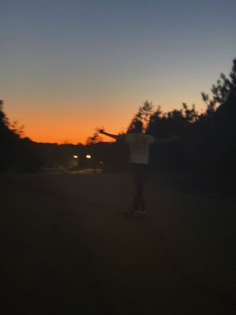 Skateboard Aesthetic Sunset, Sunset Skateboarding, Midwestern Summer, Skate Vibes, Skateboard Aesthetic, Skater Vibes, Thoughts Of You, Skate Park, Skateboarding