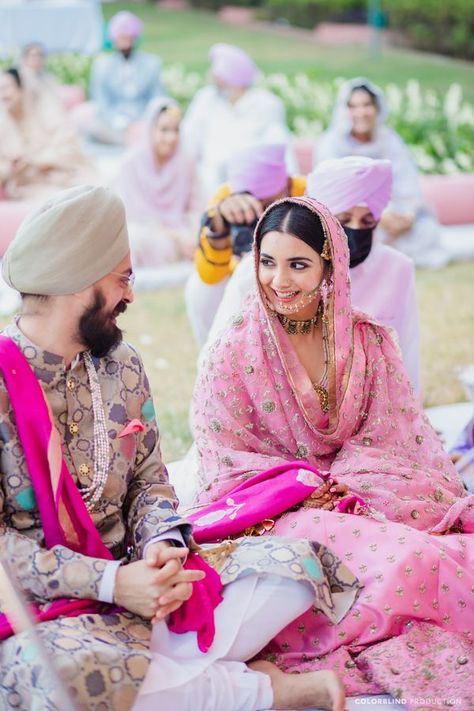 An Intimate Anand Karaj With Tones Of Pink & Purple Groom Colours, Anand Karaj, Sikh Bride, Offbeat Wedding, Indian Wedding Planning, Pink Lehenga, Wedding Planning Websites, Indian Bridal Outfits, Sikh Wedding