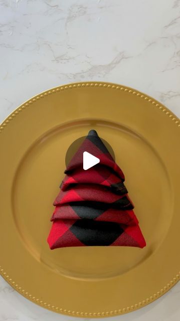 Amanda McFarlane on Instagram: "Here’s a Christmas Tree napkin fold in “real Time “🎄I am using a 18inX18in Napkin #christmas#christmasdecor#christmastree#giftwrapping#christmasrecipes#Christmasappetizers#Christmasdecorating#winterwonderland#christmastreedecoration#christmasideas#christmastreats#interiordecor#christmasseries#christmasdiys #christmastime #christmasdecorations#christmascrafts#christmasparty#christmasrecipes#santa#hotcocoabombs#hotcocoabombs#hotchocolatebombs#hotchocolate#newyearseveparty#bownapkin#christmasbownapkin#christmasbow#christmastreenapkin#christmasnapkin#christmastreenapkinfold" Christmas Tree Napkin Folding Tutorials, Christmas Tree Napkins Fold, Fold Napkin Like Christmas Tree, Christmas Tree Folded Napkins, How To Fold Napkins For Christmas, Christmas Tree Napkin Folding, Tree Napkin Fold, Christmas Tree Napkin Fold, Napkin Christmas