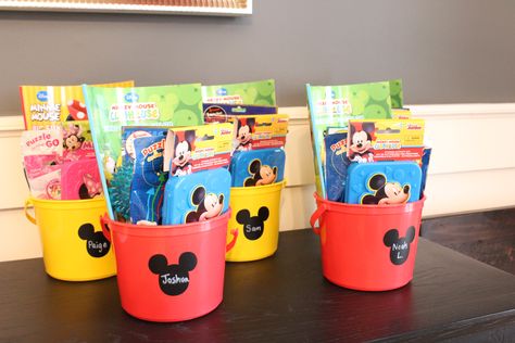 Mickey Mouse Party Bags Ideas, Disney Loot Bag Ideas, Mickey Favor Bags, Mickey Mouse Favor Bags, Mickey Mouse Treat Bags, Mickey Mouse Goodie Bag Ideas, Mickey Mouse Favors Ideas, Minnie Mouse Birthday Goodie Bags, Mickey Goodie Bag Ideas