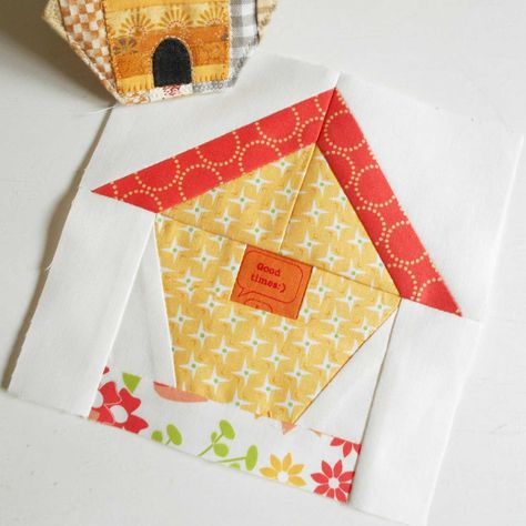 Birdhouse Quilt Blocks Free Pattern, Birdhouse Quilt, Bird Quilt Blocks, Colchas Quilting, House Quilt Block, House Quilt Patterns, Quilt Blocks Easy, Farm Quilt, Sampler Quilts