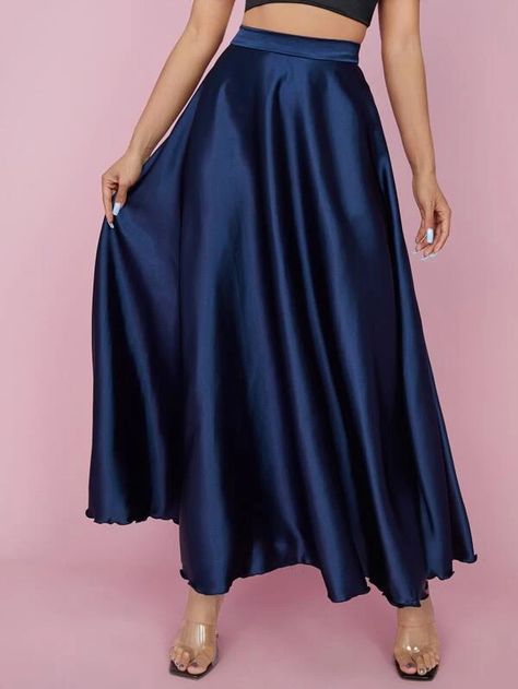 Flare Skirt Outfit, Blue Skirt Outfits, Skirt Outfits Aesthetic, Engagement Photo Outfits Fall, Style Bleu, Navy Blue Skirt, Rock Outfit, Women Skirts, Spring Skirts