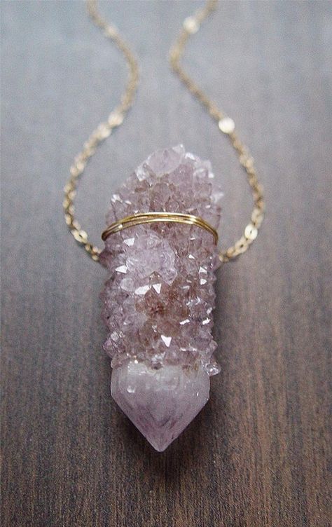 Spirit Quartz, Druzy Necklace, Wedding Ring Designs, A Necklace, Pretty Jewellery, Unique Necklaces, Turquoise Jewelry, Wedding Ring Sets, Bling Bling