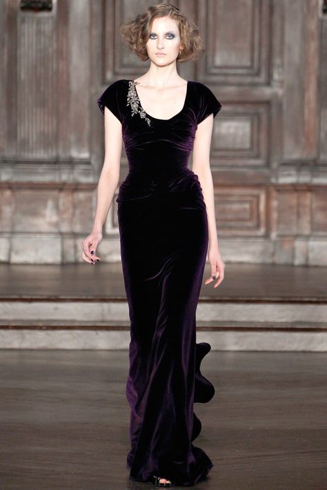 L'Wren Scott Fall 2012 Ready-to-Wear Fashion Show Collection: See the complete L'Wren Scott Fall 2012 Ready-to-Wear collection. Look 33 Velvet Gown, فستان سهرة, Gorgeous Gowns, Wren, Looks Style, Mode Inspiration, Beautiful Gowns, Fancy Dresses, Purple Dress