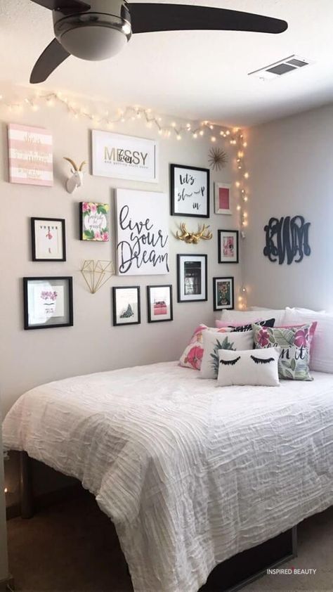 aesthetic room decor ideas Bilik Idaman, Teen Girl Room Decor, Apartment Bedroom Decor, Hiasan Bilik, Diy Apartment Decor, Girl Bedroom Designs, Teen Room Decor, Teen Bedroom Decor, घर की सजावट