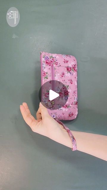 How To Sew Wallet, Easy Purses To Sew, Zipper Wallet Tutorial, Clutch Bag Diy, Double Zipper Pouch Tutorial, Card Wallet Tutorial, Tendersmile Handmade, Double Zipper Pouch, Diy Clutch Bag