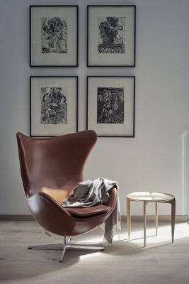 Real vs. Fake: My Top Tips on How to Spot Replica Designer Chairs - NordicDesign Egg Chair Arne Jacobsen, Foldable Coffee Table, Brown Chair, Iconic Chairs, Interior Minimalista, Arne Jacobsen, Cafe Chairs, Fritz Hansen, Study Style