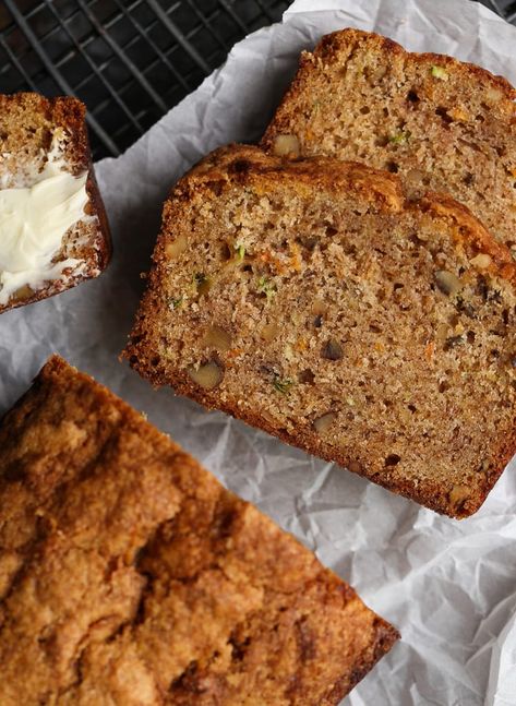 Autumn Bread is perfect fall baking, or anytime of the year! A combination of banana bread, carrot cake, and zucchini bread. #cookiesandcups #fallbaking #autumn #bananabread #zucchini #carrot Autumn Bread, Fall Bread, Carrot Bread Recipe, Fall Bread Recipes, Men Cakes, Loaf Breads, Bread Banana, Best Homemade Bread Recipe, Carrot Bread