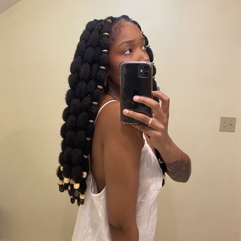 Bubble Braids For Black Women, Poodle Hairstyles Black Women, Bubble Braids Aesthetic, Box Bubble Braids, Bubble Braid On Black Hair, Bubble Braids On 4c Hair, Bubble Braid Locs, Bubble Braids On Black Women, Bubble Braid Afro Hair