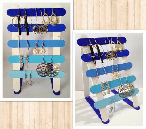 Tongue Depressor Crafts Diy, Abatelenguas Ideas, Diy Jewelry Stand, Tongue Depressors, Earrings Holder, Popsicle Crafts, Diy Jewelry Display, Diy Journal Books, Shell Crafts Diy