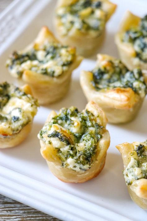 Tarts Mini Savory, Party Plates Food, Spinach Tart Puff Pastries, Savoury Mini Tarts, Feta Cheese Appetizer Recipes, Puff Pastry With Feta Cheese, Mini Quiche Recipes Puff Pastry, Pasty Puff Appetizers, Feta Appetizers For Party