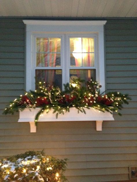 Window Boxes Ideas, Christmas Window Boxes, Winter Window Boxes, Outdoor Christmas Planters, Boxes Ideas, Winter Planter, Window Box Flowers, Christmas Planters, Christmas Window Decorations