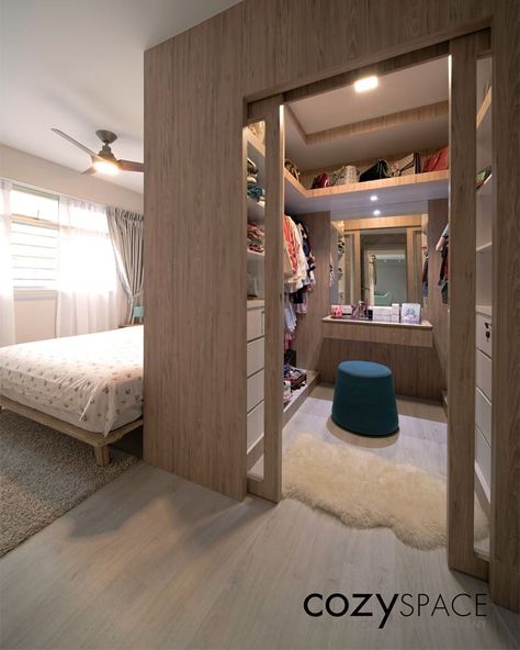 Closet Behind Bed Layout, Closet Behind Bed Small Spaces, Behind Bed Ideas, Small Closet Room, Closet Behind Bed, Bed Closet, Bed Layout, Design Closet, Small Dressing Rooms