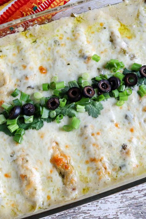 Chicken or Turkey Enchiladas Turkey Enchilada Casserole, Mexican Turkey, Tortilla Casserole, Turkey Enchiladas, Shredded Turkey, Holiday Leftovers, Enchilada Casserole, Hispanic Food, Easy Lunch Recipes