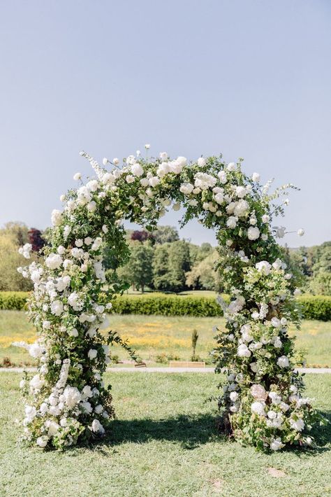 White and green classic and timeless arch for a chateau wedding by Floraison Paris. Peonies, hydrangeas, roses and greenery. Chateau wedding, destination wedding France Monochromatic Wedding, Pippin Hill Wedding, Floral Arch Wedding, Wedding Arch Flowers, Wedding Arbour, Hill Wedding, Arch Flowers, Church Flowers, Ceremony Inspiration