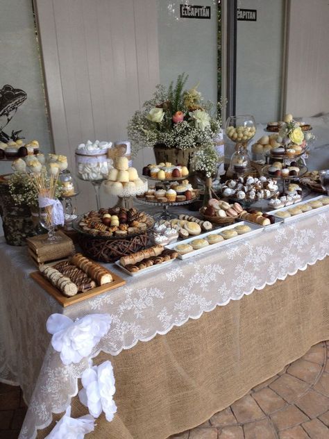 Burlap Dessert Table Ideas, Rustic Anniversary Decor, Rustic Wedding Candy Table, Rustic Wedding Sweets Table, Rustic Party Table Decor, Rustic Brunch Decor, Rustic Candy Table, Wedding Buffet Table Decor, Rustic Buffet Table