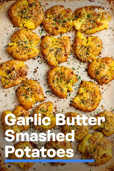 Smashed Garlic Potatoes In Oven, Smashed Oven Roasted Potatoes, Crispy Garlic Smashed Potatoes, Smashed Potatoes Garlic, Baked Small Potatoes, Bake Small Potatoes In Oven, Easy Smashed Potatoes Baked, Smashed Potato Recipes In Oven, Pan Smashed Potatoes