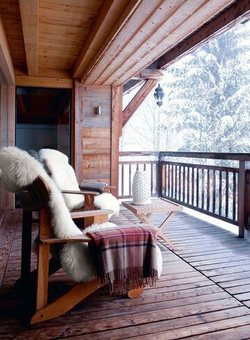 I would love to be sitting here - wrapped in a Hastens throw with my Hastens slippers on!  #Snow #winter #cabin Wooden Terrace, Terrace Decor, Cabin Living, Winter Cabin, Cabins And Cottages, Cabin Life, Cozy Cabin, Cabin Homes, Cabins In The Woods