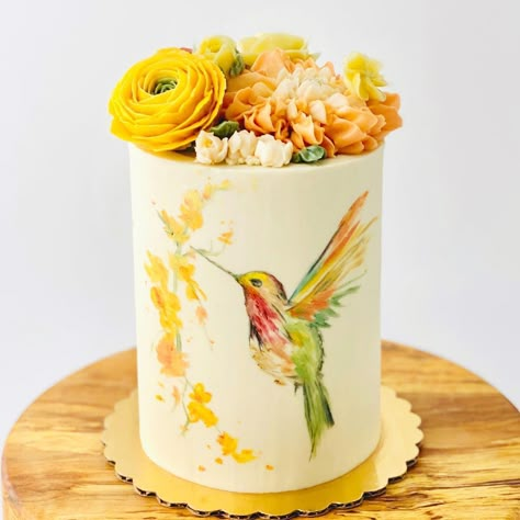 Cake With Hummingbird Decoration, Hummingbird Themed Cake, Hummingbird Cake Decorating Ideas, Hummingbird Decorated Cake, Hummingbird Theme Party, Hummingbird Cake Design, Bird Theme Cake, Bird Cake Ideas, Hummingbird Party