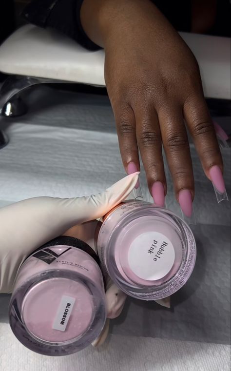 Nail Technician Aesthetic Job, Getting Nails Done Aesthetic Salon, Nail Tech Black Women, Nail Username Ideas, Nail Buisness Aesthetic, Nail Tech Life, Nails Tech Aesthetic, Nailtech Aesthetic, Nail Technician Aesthetic