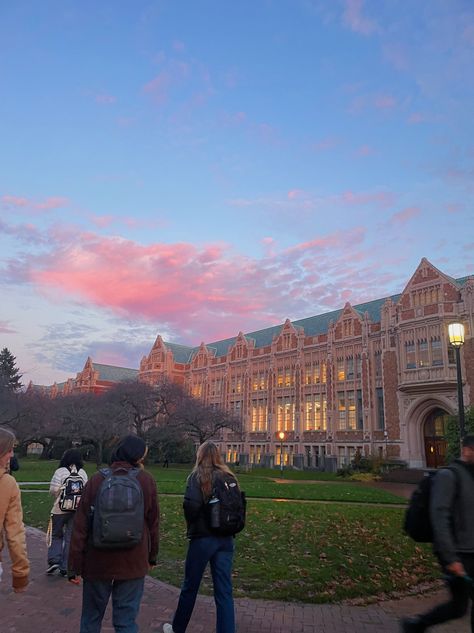 Uw University Of Washington, U Of Washington, Uw Seattle Aesthetic, Concordia University Montreal, Washington University Aesthetic, Pretty Universities, Uw Aesthetic, American College Aesthetic, University Of Washington Aesthetic