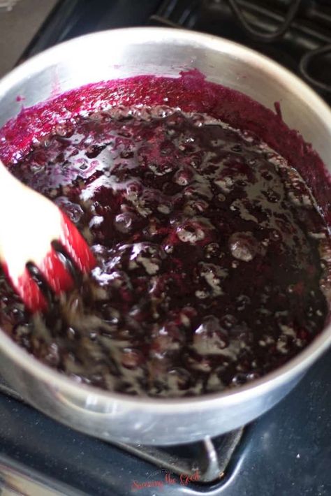 Blueberry Syrup Recipe, Homemade Blueberry Syrup, Blueberry Jelly, Canning Jam Recipes, Blueberry Jam Recipe, Canned Blueberries, Jam Recipes Homemade, Blueberry Syrup, Berry Jam