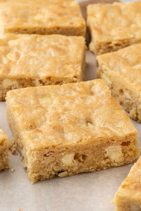 Blonde Brownies Orange Soda Cake Recipe, Blonde Brownies Recipe, Soda Cake Recipe, Blonde Brownie Recipe, Blonde Brownie, Blondies Recipe Easy, Unread Messages, Chocolate Chip Cheesecake Bars, Peanut Butter Swirl Brownies