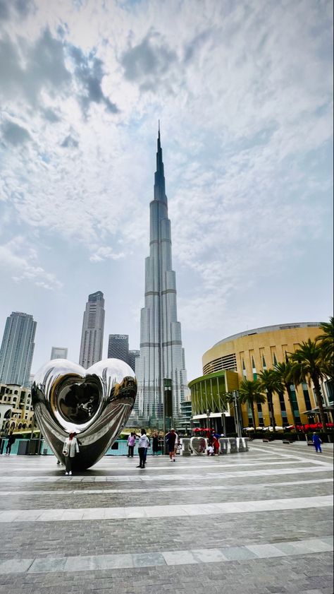 It was my first interaction with Burj Khalifa. Downtown Dubai is a beautiful place to live. #burjkhalifa #dubai #downtowndubai Dubai Background, Burj Khalifa Photography, Dubai Downtown, Dubai Burj Khalifa, Aztec Artwork, Khalifa Dubai, Downtown Dubai, Beautiful Places To Live, Background Images For Quotes