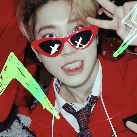 Han Jisung Christmas Icon, Han Christmas Pfp, Skz Christmas Pfp, Skz Christmas Icons, Han Jisung Christmas, Han Christmas, Christmas Pfp, Binder Cover, Red Icons:)