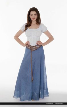 Ella Enchanted Costume Ella Enchanted Dress, Enchanted Outfit, Fantasia Diy, Movie Character Outfits, Enchanted Movie, Medieval Dress Princess, Enchanted Dress, Movie Character Costumes, Female Books