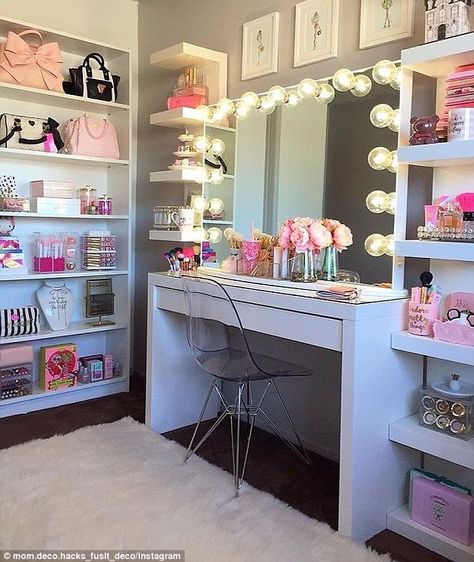 A key feature of the dedicated cosmetic areas is a large mirror, often with built in light... Teenage Girl Room, Desk Mirror, Decor Ikea, Teen Girl Bedroom, Vanity Room, Vintage Decoration, Glam Room, Makeup Rooms