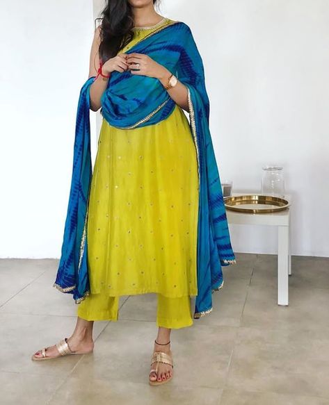 Combination Dresses, Colour Combinations Fashion, Anarkali Dress Pattern, Simple Kurta Designs, Simple Kurti Designs, Color Combinations For Clothes, Long Kurti Designs, Casual Indian Fashion, Long Dress Design