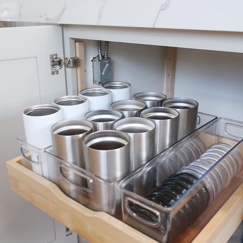 From orderly spice cabinets to genius corner drawers, these organization hacks are the home cook’s dream. Organized Coffee Station, Spice Cabinets, Corner Drawers, Organization Station, Organized Kitchen, Kitchen Cups, Home Coffee Stations, College Organization, Kitchen Organization Diy