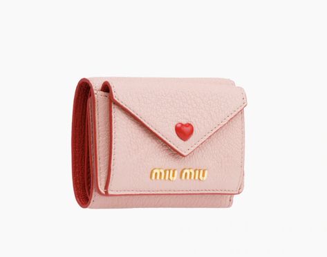 Miumiu Wallet Pink, Pretty Wallet Aesthetic, Pink Wallet Aesthetic, Cute Wallet Aesthetic, Cool Wallets, Aesthetic Wallet, Wallet Icon, Wallet Aesthetic, Heart Wallet