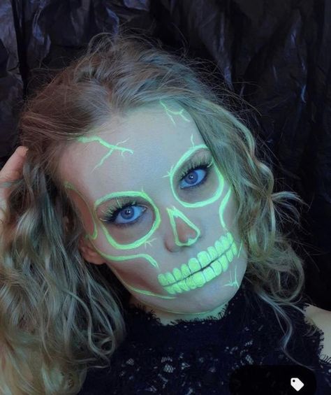 Neon Halloween Face Paint, Glow Skull Makeup, Glow Skeleton Makeup, Glow In The Dark Paint On Body Ideas, Blacklight Halloween Costume, Black Light Skeleton Makeup, Uv Makeup Halloween, Neon Skeleton Costume, Blacklight Halloween Makeup