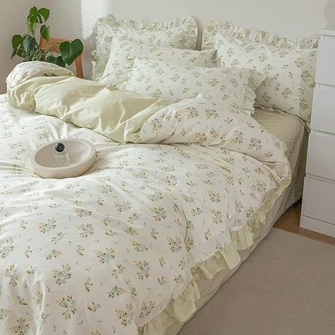 Cute Bed Sheets, Bedroom Ideas For Small Rooms Cozy, Flower Duvet Cover, Ruffle Duvet Cover, Green Comforter, Ruffle Pattern, Floral Bedding Sets, Girls Bedding Sets, Striped Bedding