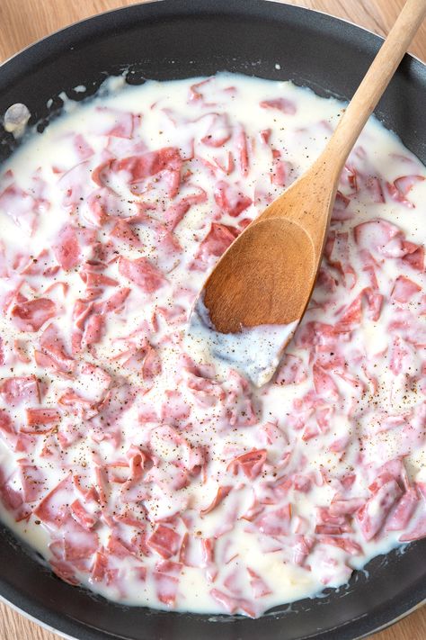 Creamed Chipped Beef On Toast Recipe, Stephanie Manley Recipes, Classic Creamed Chipped Beef On Toast, Easy Chipped Beef Gravy, Creamed Chip Beef Recipe, Homemade Chipped Beef, Creamed Dried Beef Recipe, Creamed Beef On Toast Recipes, Chip Beef Recipes