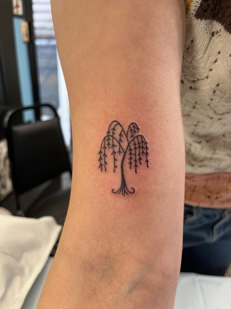 Tiny Willow Tree Tattoo, Small Willow Tattoo, Tattoo Ideas Willow Tree, Moving Arm Tattoo, Hide And Seek Tattoo, Willow Tattoo Name, Small Unusual Tattoos, Dainty Willow Tree Tattoo, Tree Tattoo Hand