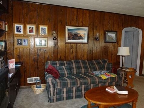 Grandpas House Aesthetic, 80s Midwest Aesthetic, Liminal Space Living Room, Grandparents House Aesthetic, 90s House Aesthetic, Nostalgia House, Midwest Core, Midwestern Emo, 70s Childhood